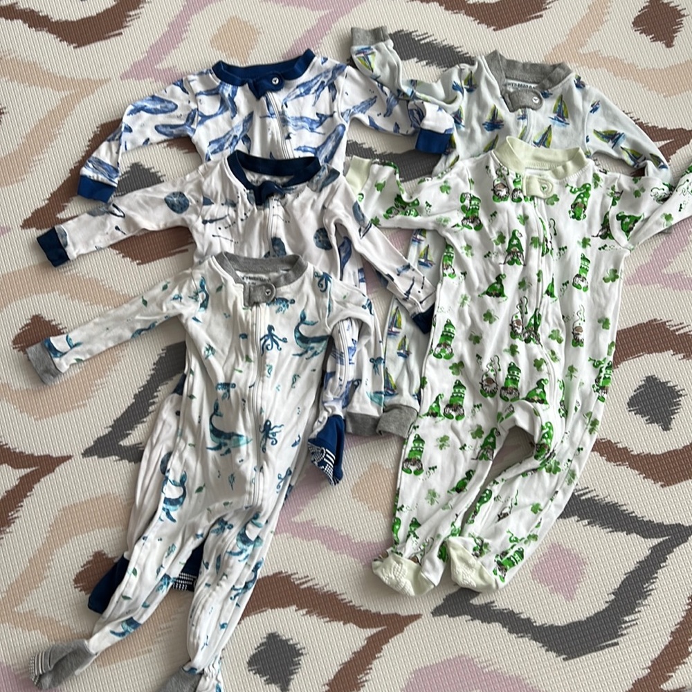 Burt’s Bees Baby Sleep n Play lot 6-9 months